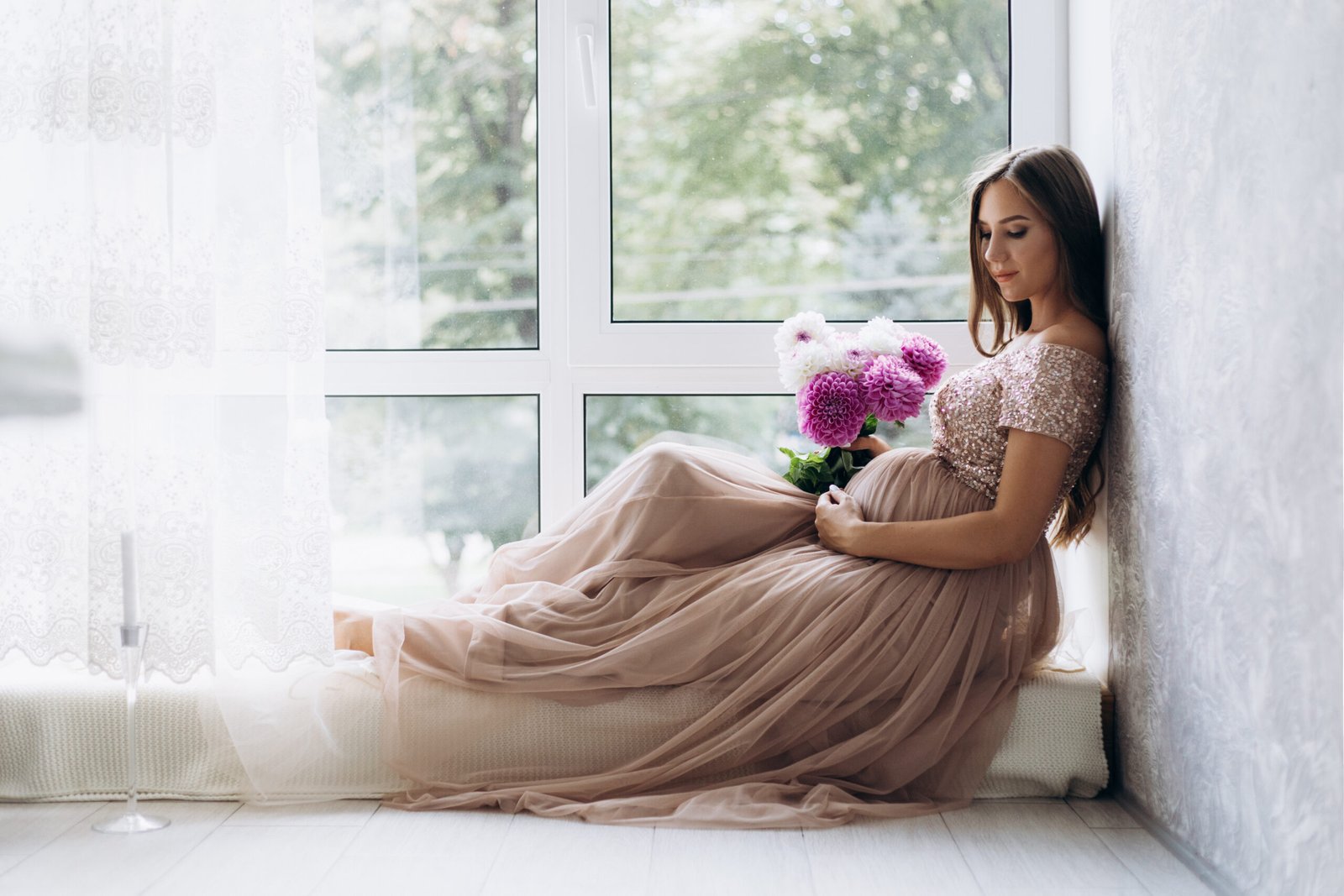 Pregnancy Glow: When is the Best Time for Your Maternity Photoshoot